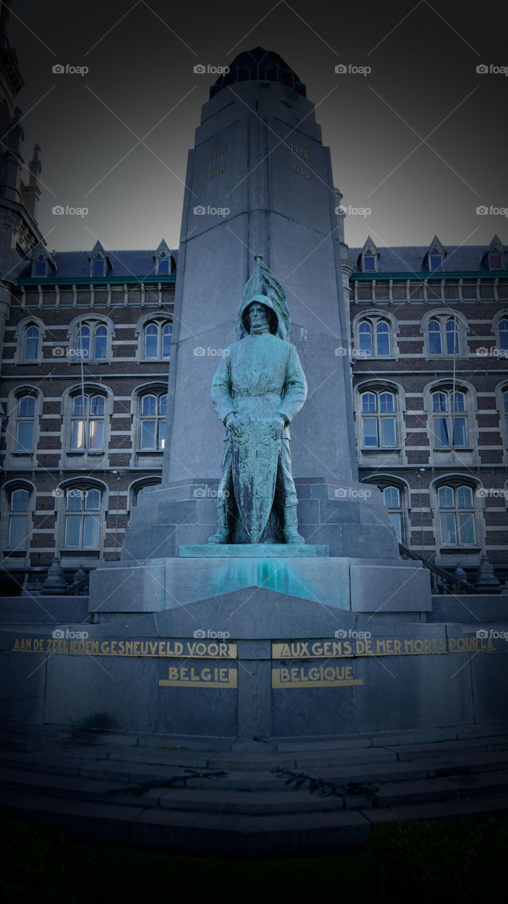 Memorial for the sailors who died at sea.