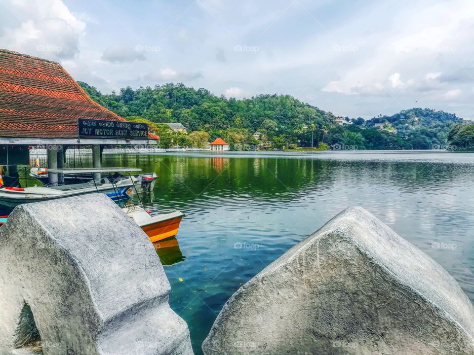 kandy lake