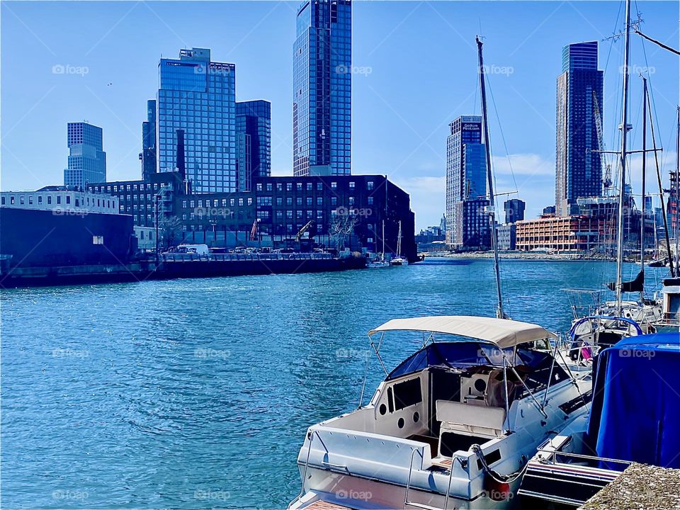 “Newtown Creek” by the “Pulaski Bridge” is a very special place to be. Across the “East River” there is “Greenpoint”, Brooklyn and to the left LIC and far away “Manhattan”. 2023. Hypnotic Productions