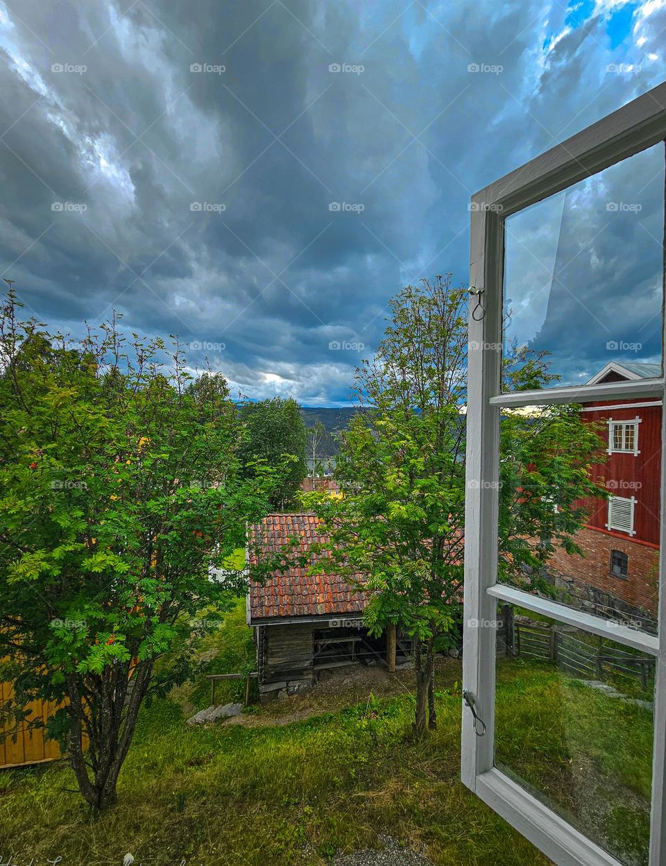 Late summer day at Lillehammer.
I Open the window and look outside
I see this masterpiece of a nature view ,its a kinda magic β€οΈπ§‘ππππ