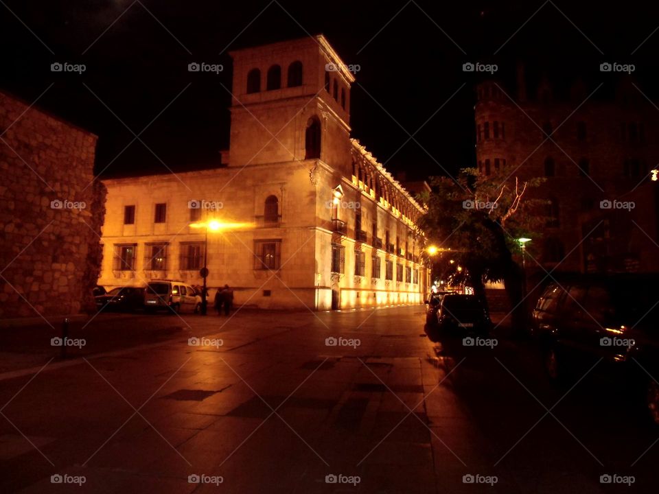 Dioutación de León vista nocturna