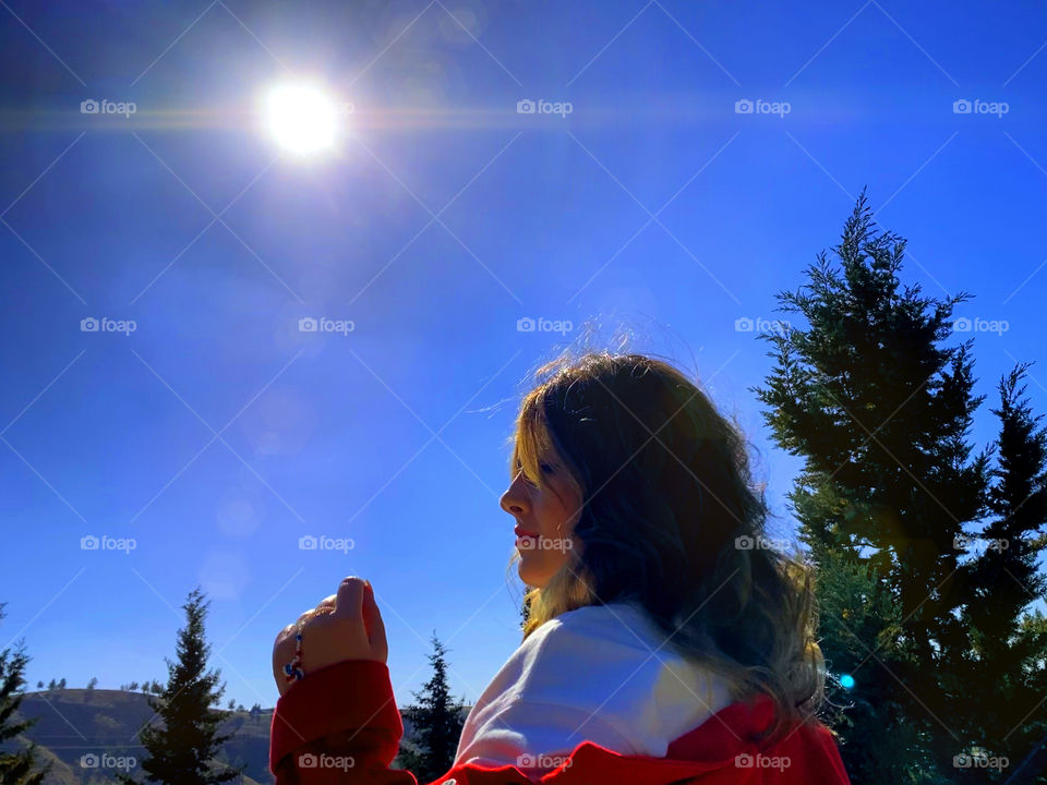 Lost under the sunlight 