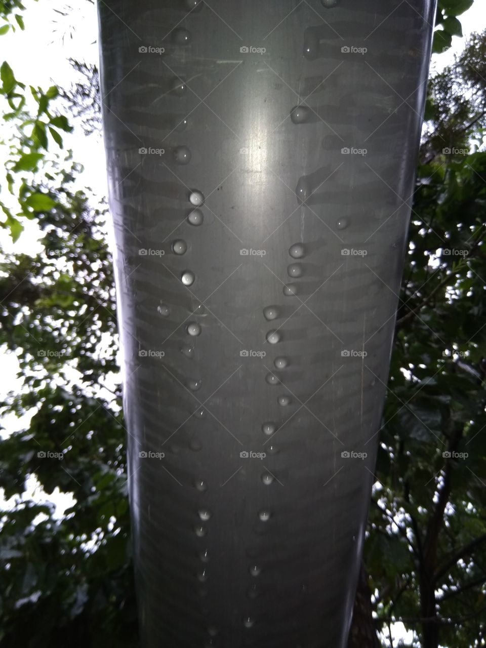 water drops in pipe