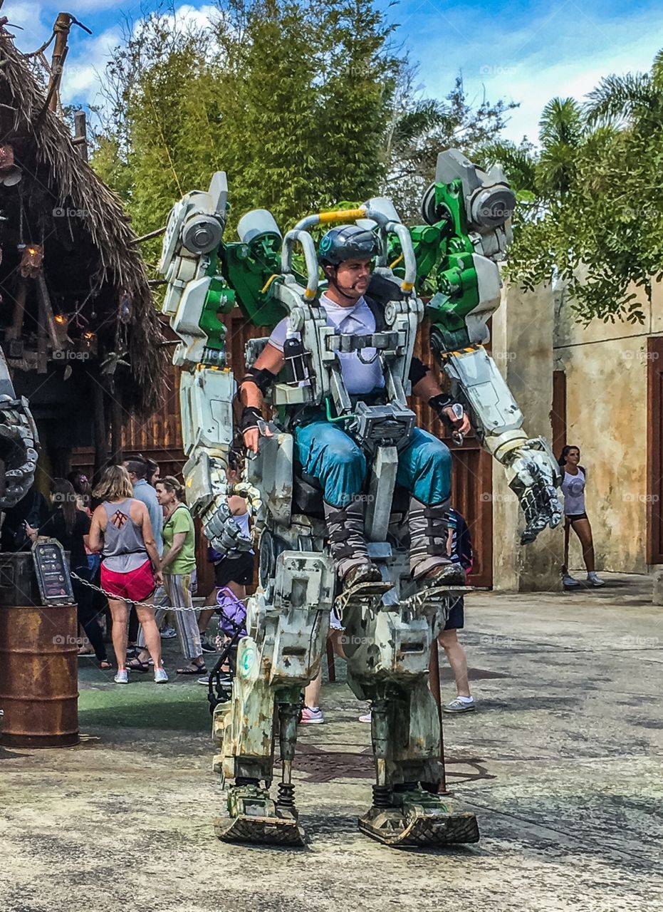 Very cool!  A human robot in Pandora or at least Animal Kingdoms/Disney Worlds version. 