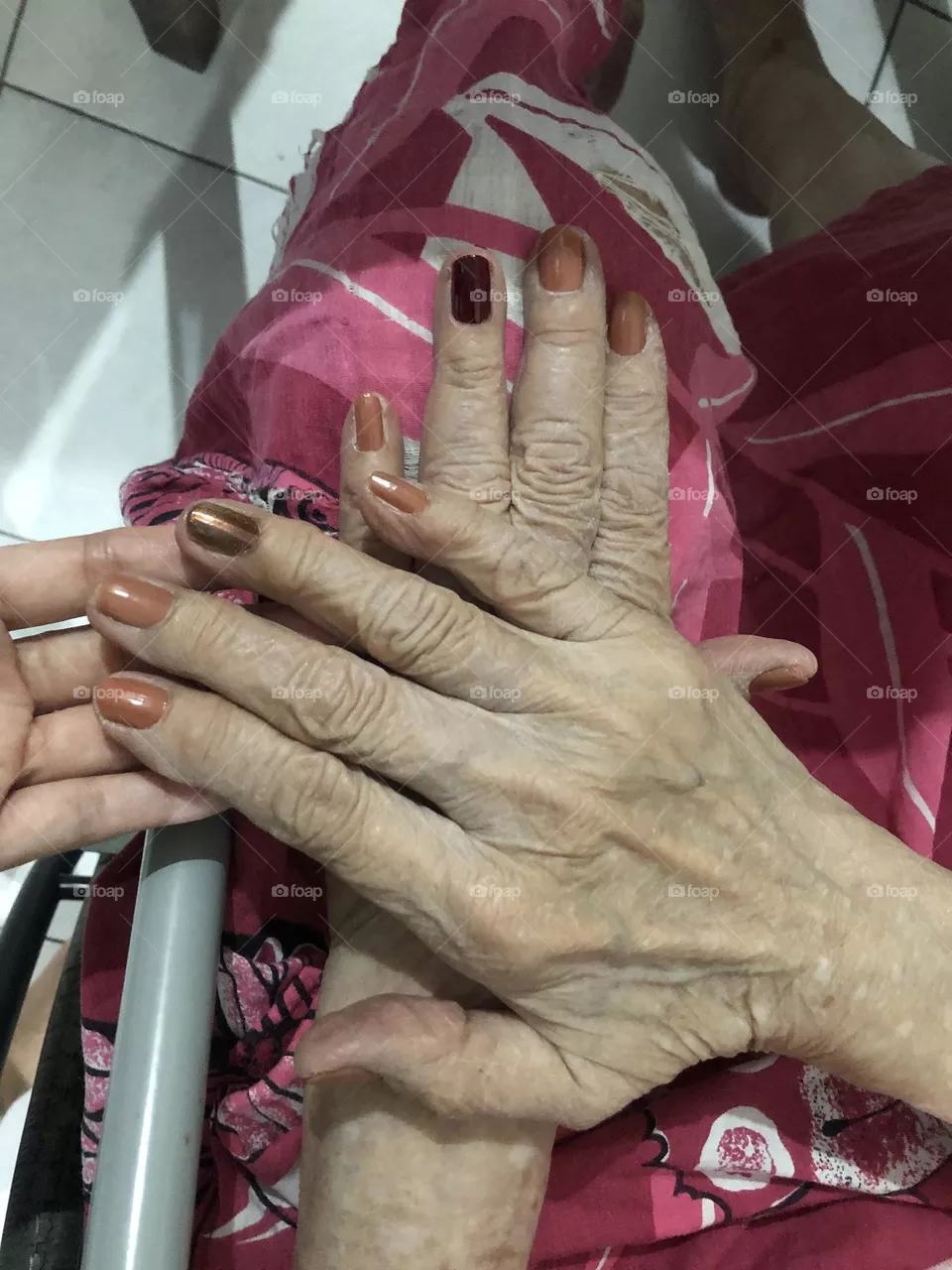 Granny manicure