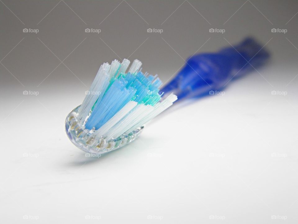 Simple tooth brush