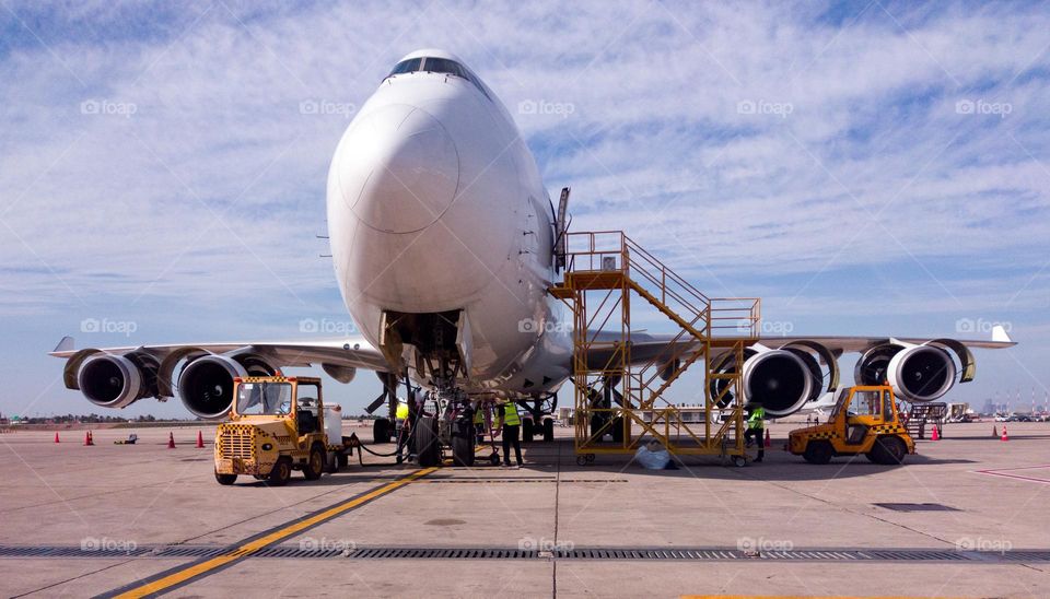 airplane at maimtenance