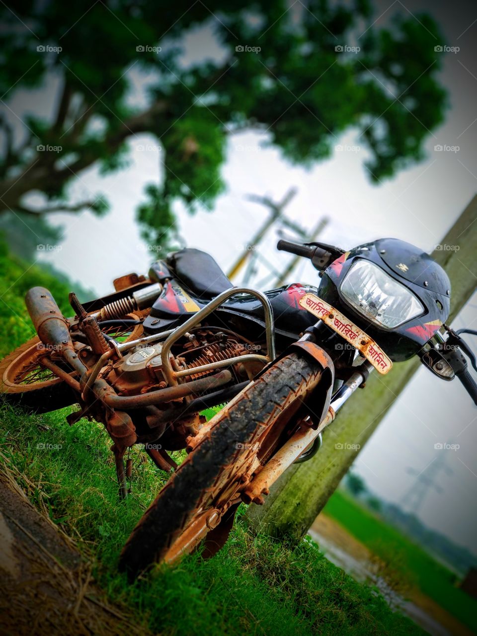 this is my old bike,in my village only I captured this photo. it's really awesome.