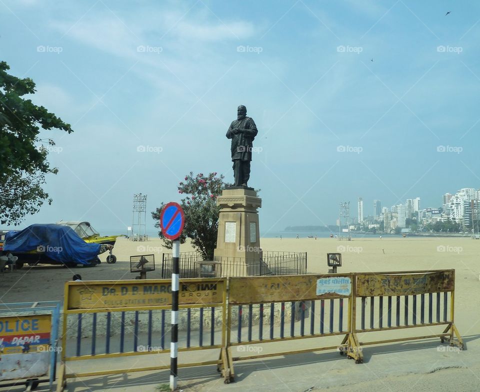 staty on the beach, Mumbai