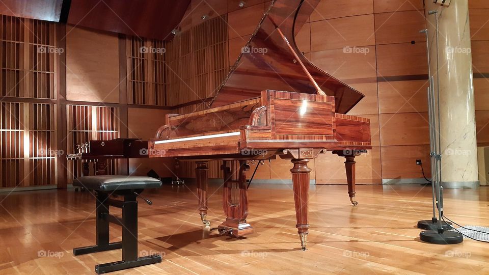 historical piano 19th century like Chopin played on