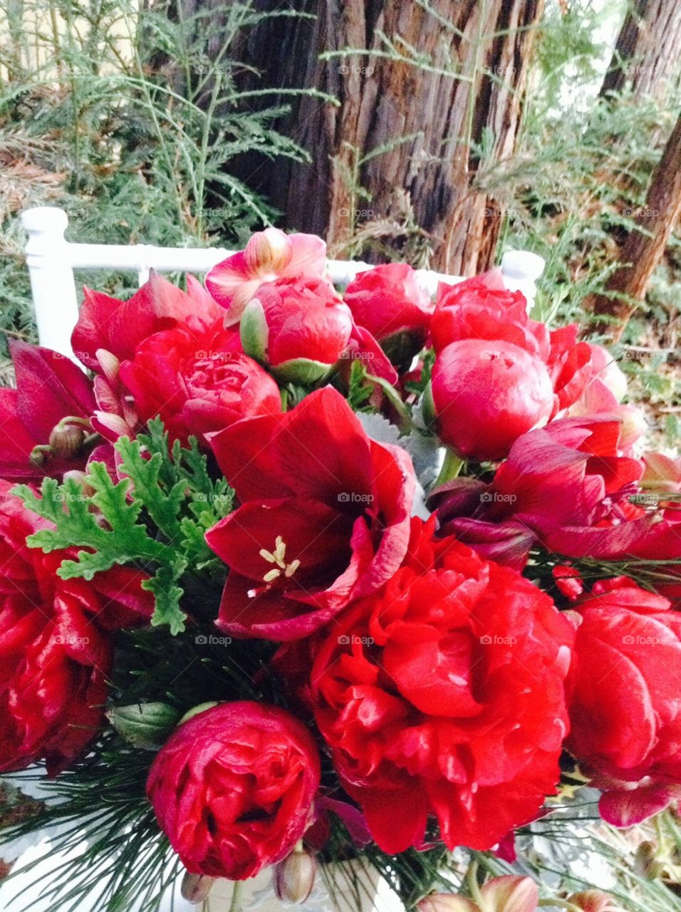 Red flowers arrangements 