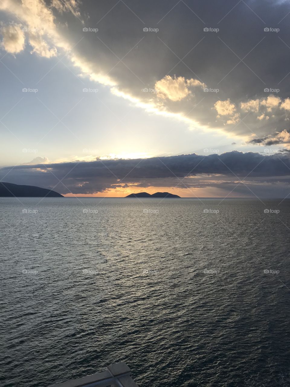 Hello ... A perfect combination of the colors of the sunset in the south of Albania ... Vora, Albania🇦🇱🌅 ... I hope you like it.😊