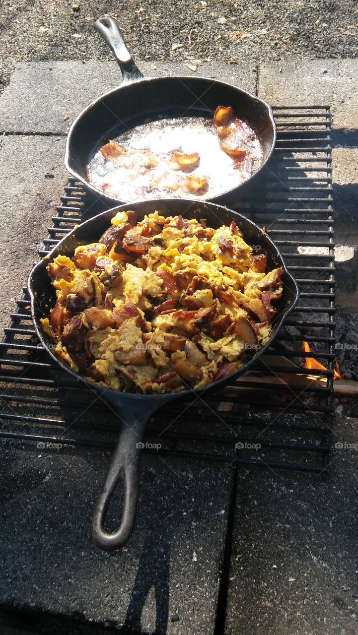 campfire cast iron frying pans breakfast