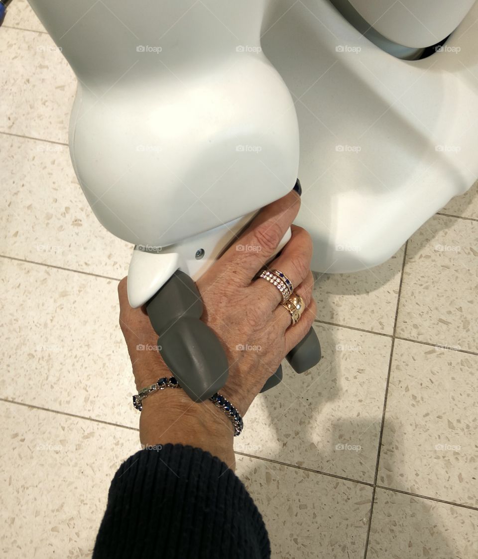 Hi robot, how are you.