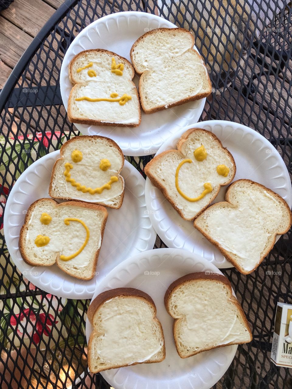 Summer sandwich faces