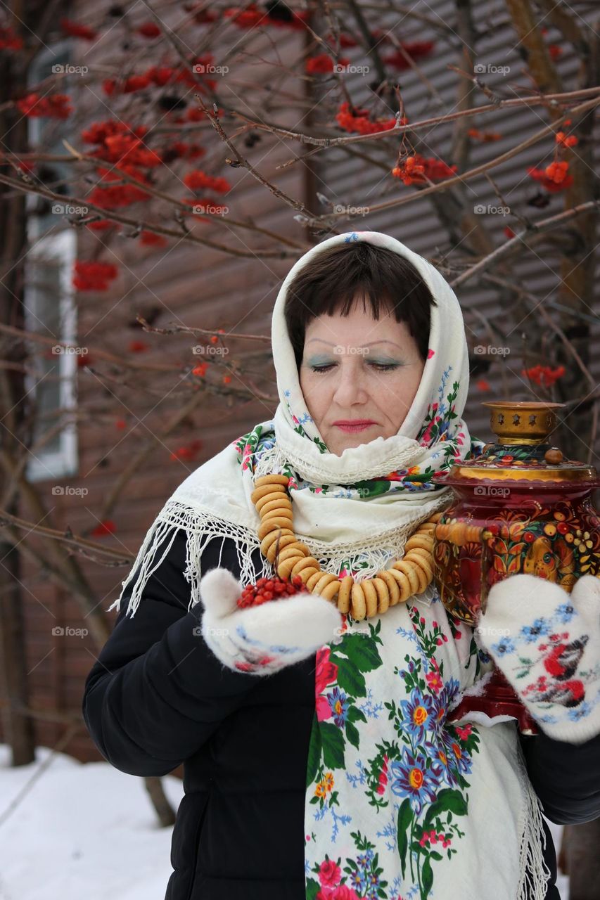 с самоваром