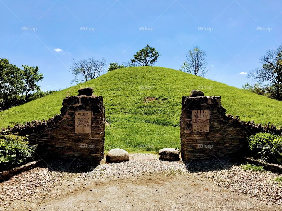 Shrum Mound ancient adena burial ground in Ohio 