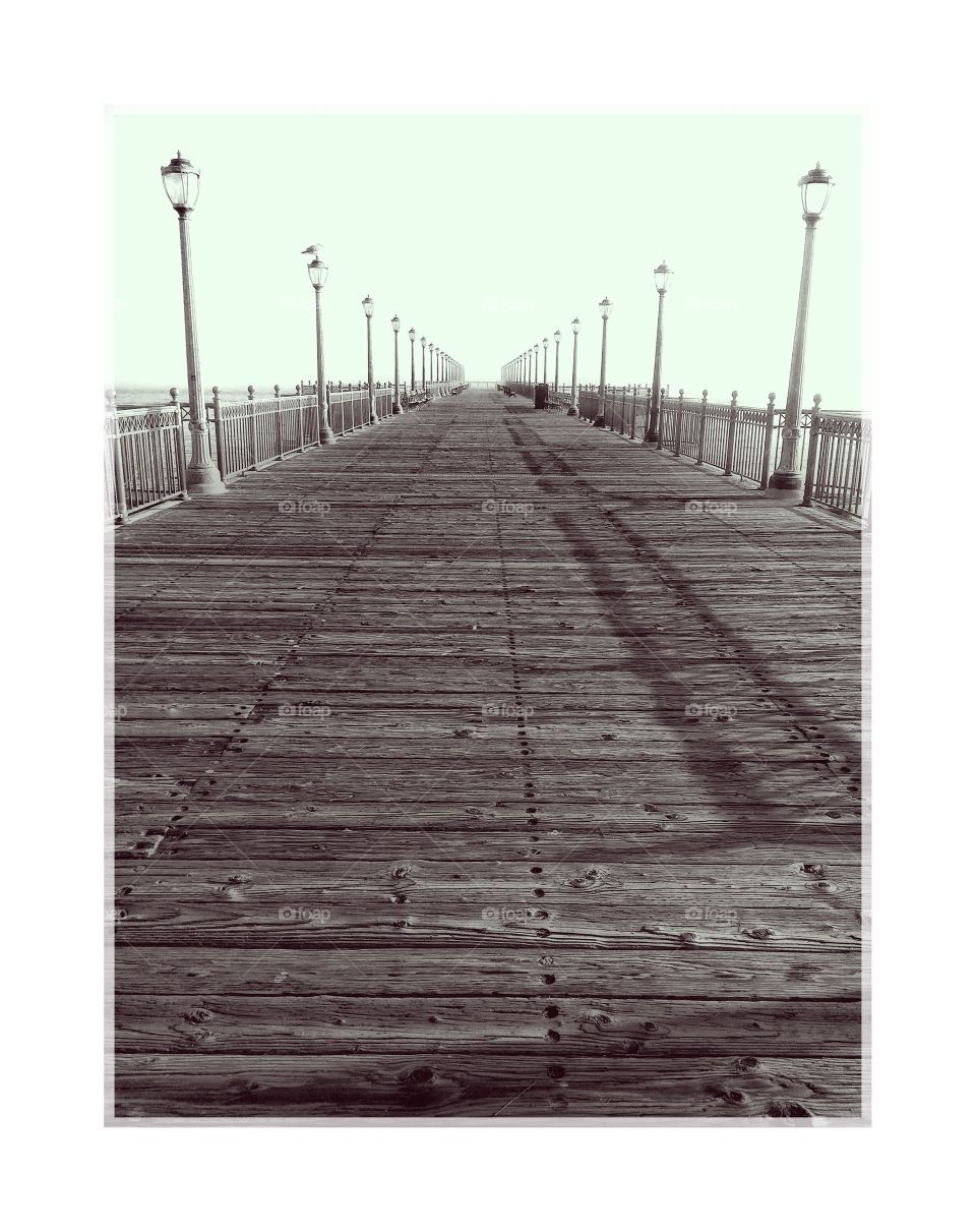 Pier in to the distance 