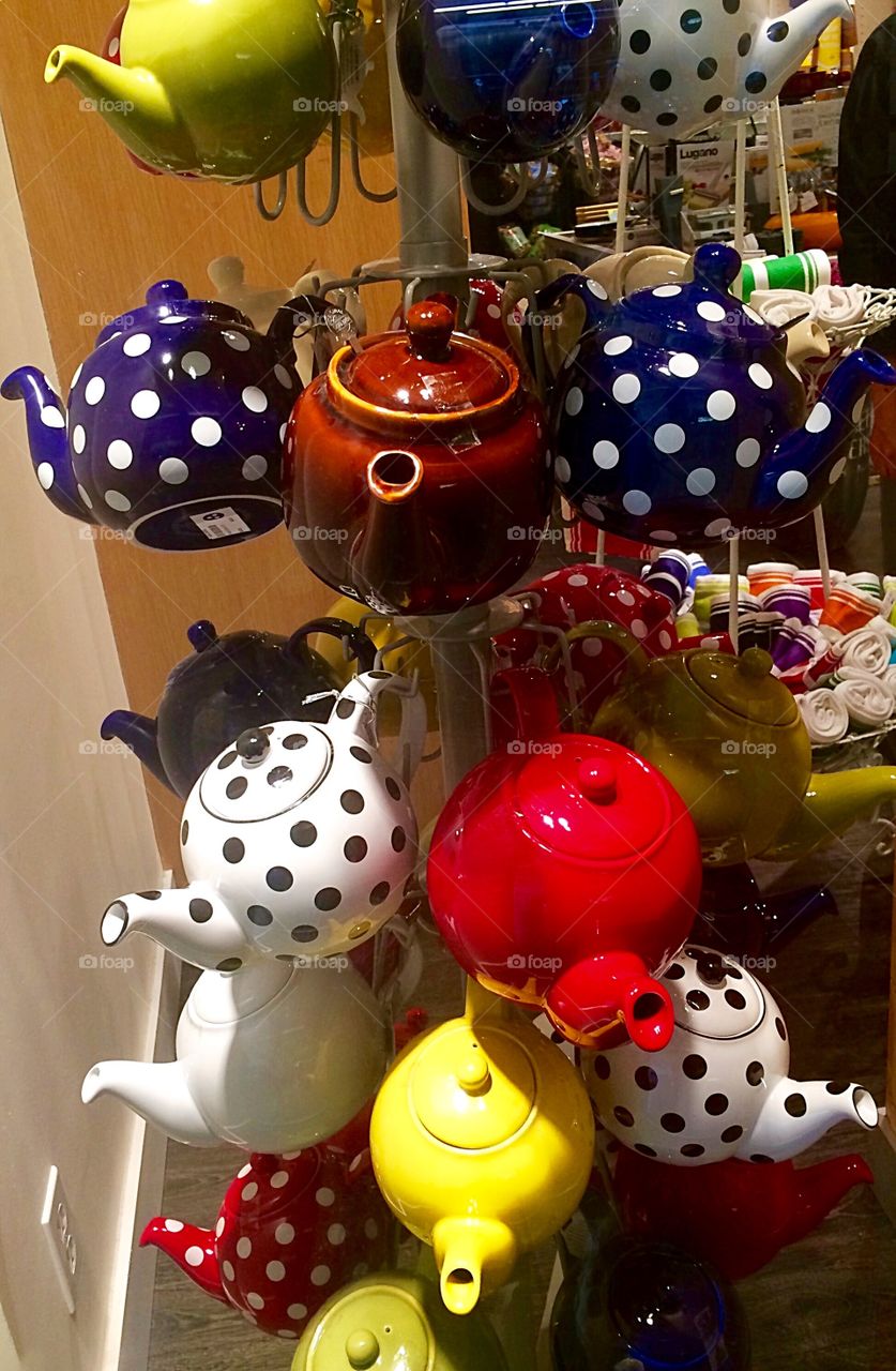 Colourful teapots 