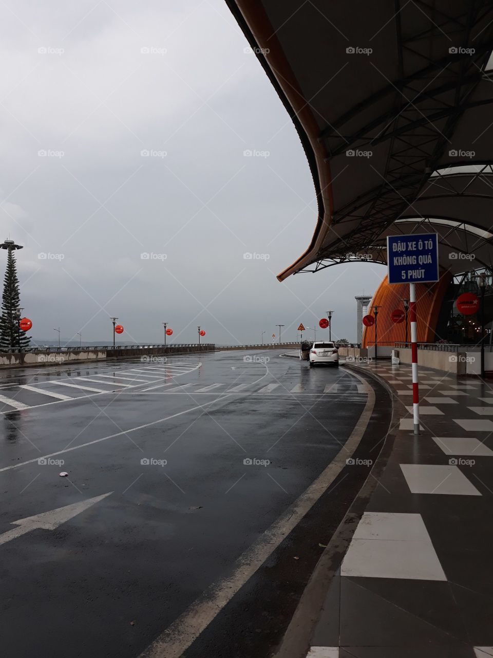 airport in raining day