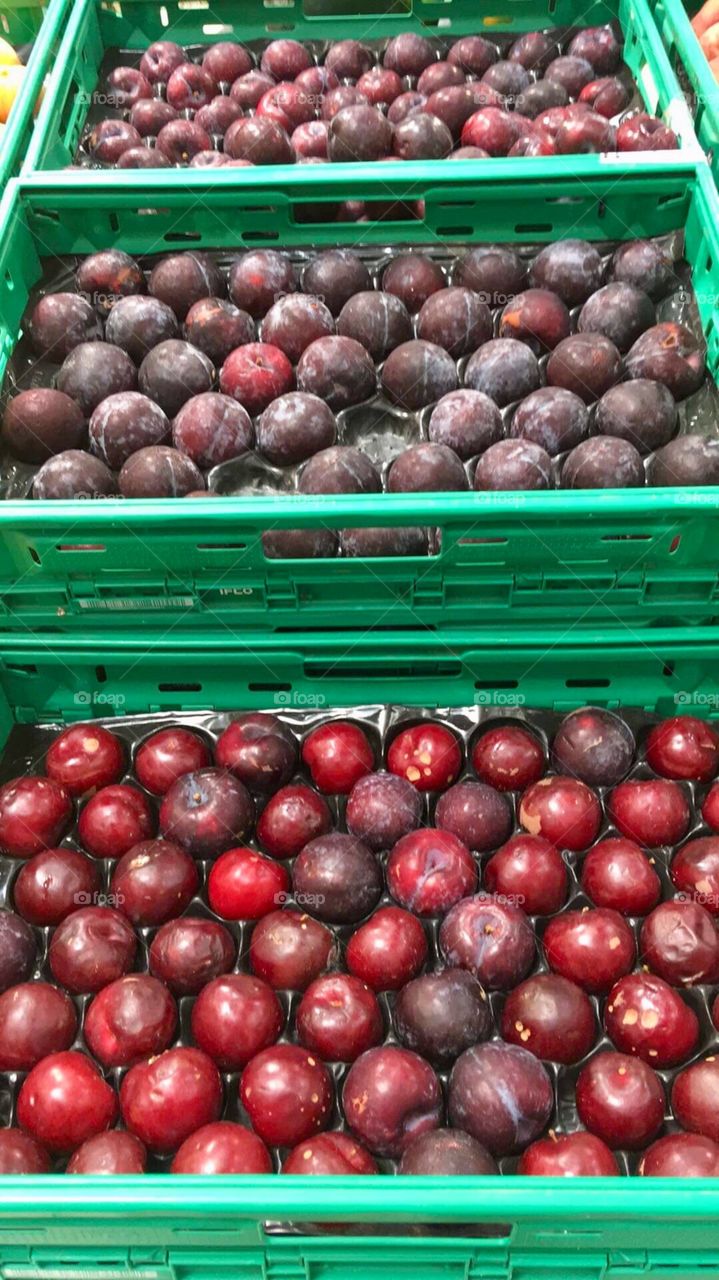 Fresh fruit, plums, Fruit Market