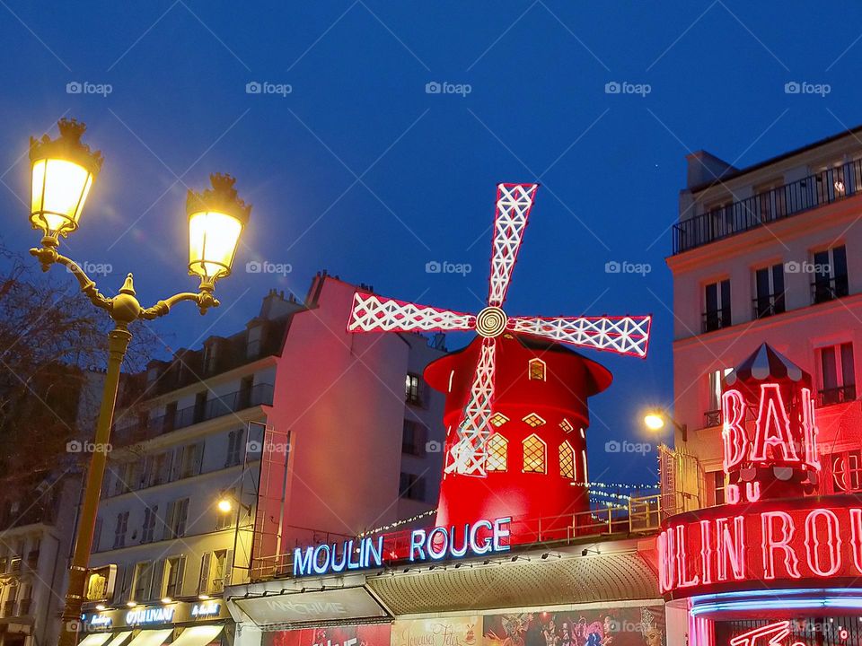 Moulin rouge Paris.