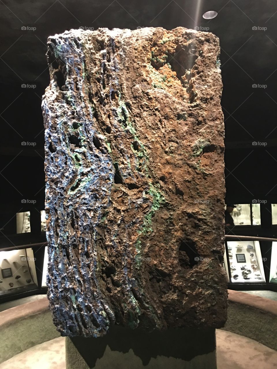Large piece of malachite at the Smithsonian Museum of Natural History in New York City.