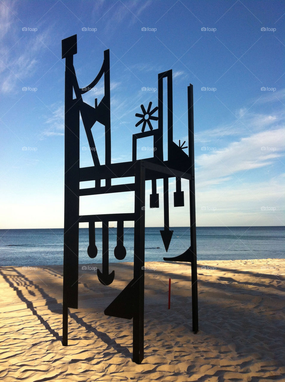 beach silhouette sculpture by theshmoo