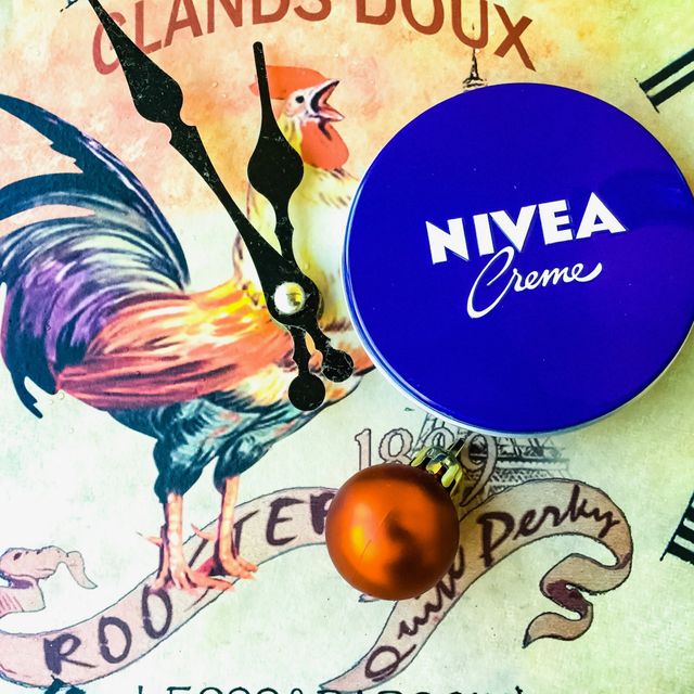 Care Creme NIVEA  Good care is able to stop time 