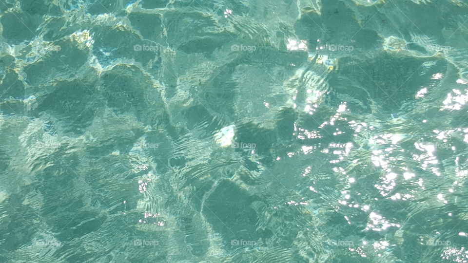 Agua cristalina del mar de los 7 colores...San Andrés Islas Colombia