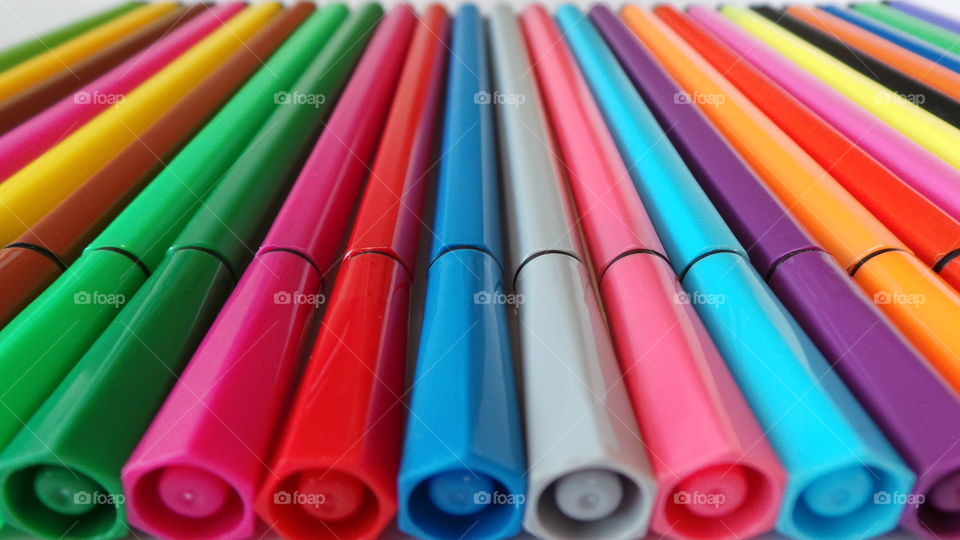 multicolored / multicoloured fiber pens , macro