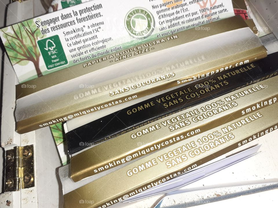 Long rolling paper for smoking weed
