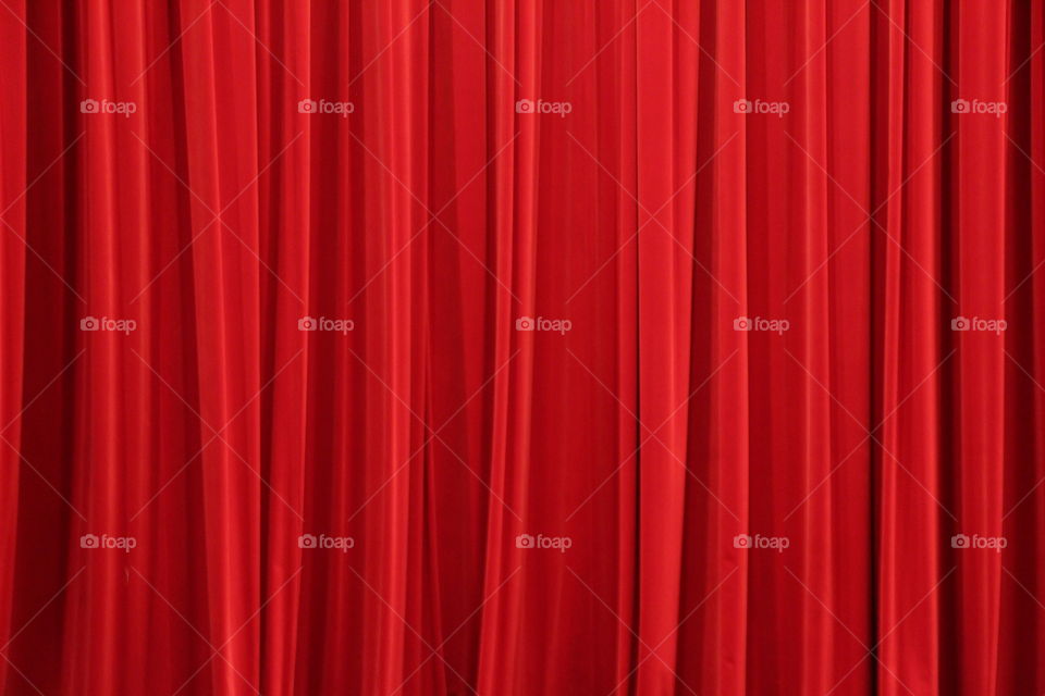 The red curtain