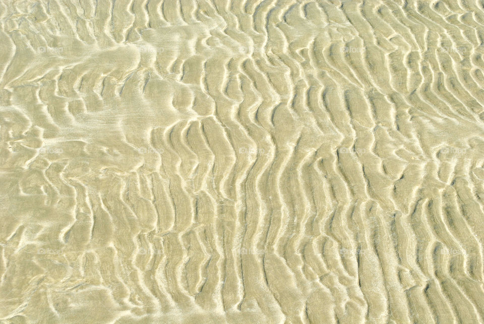 Seashore sand wave