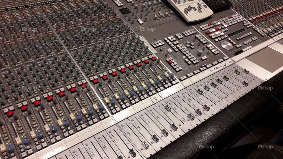 mesa de mezclas estudio