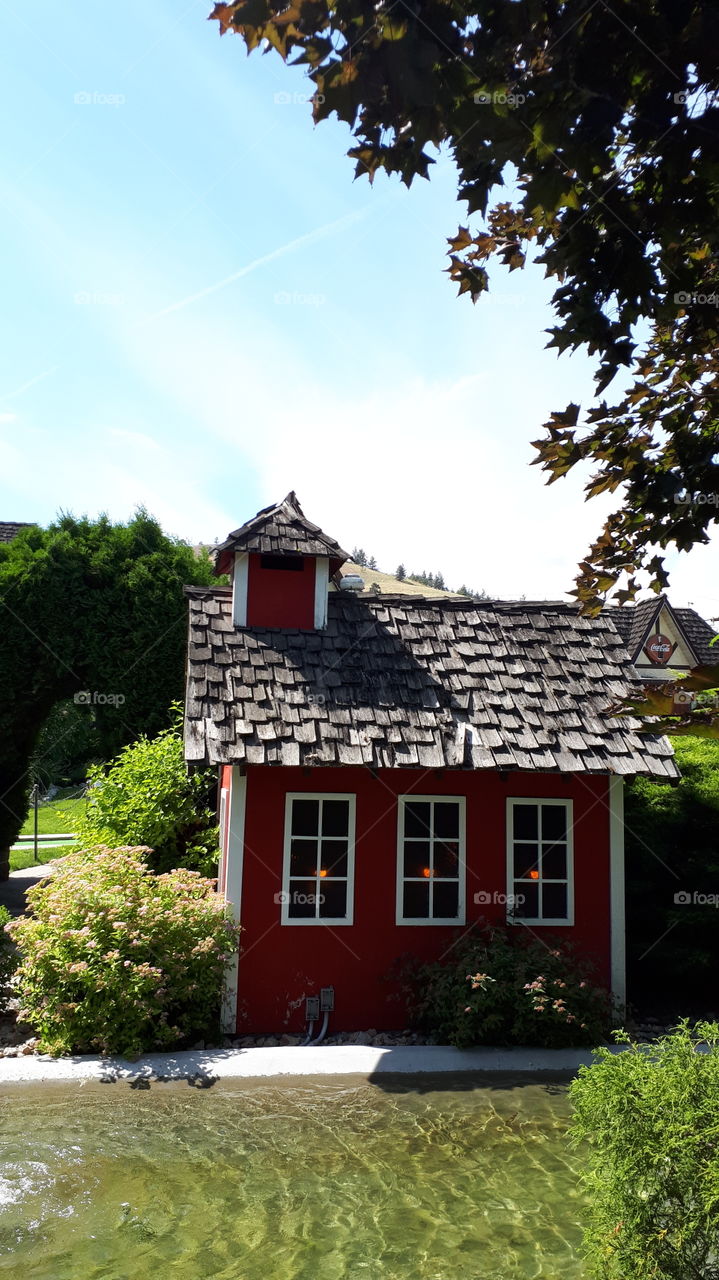 Mini Golf Barn House with Lights