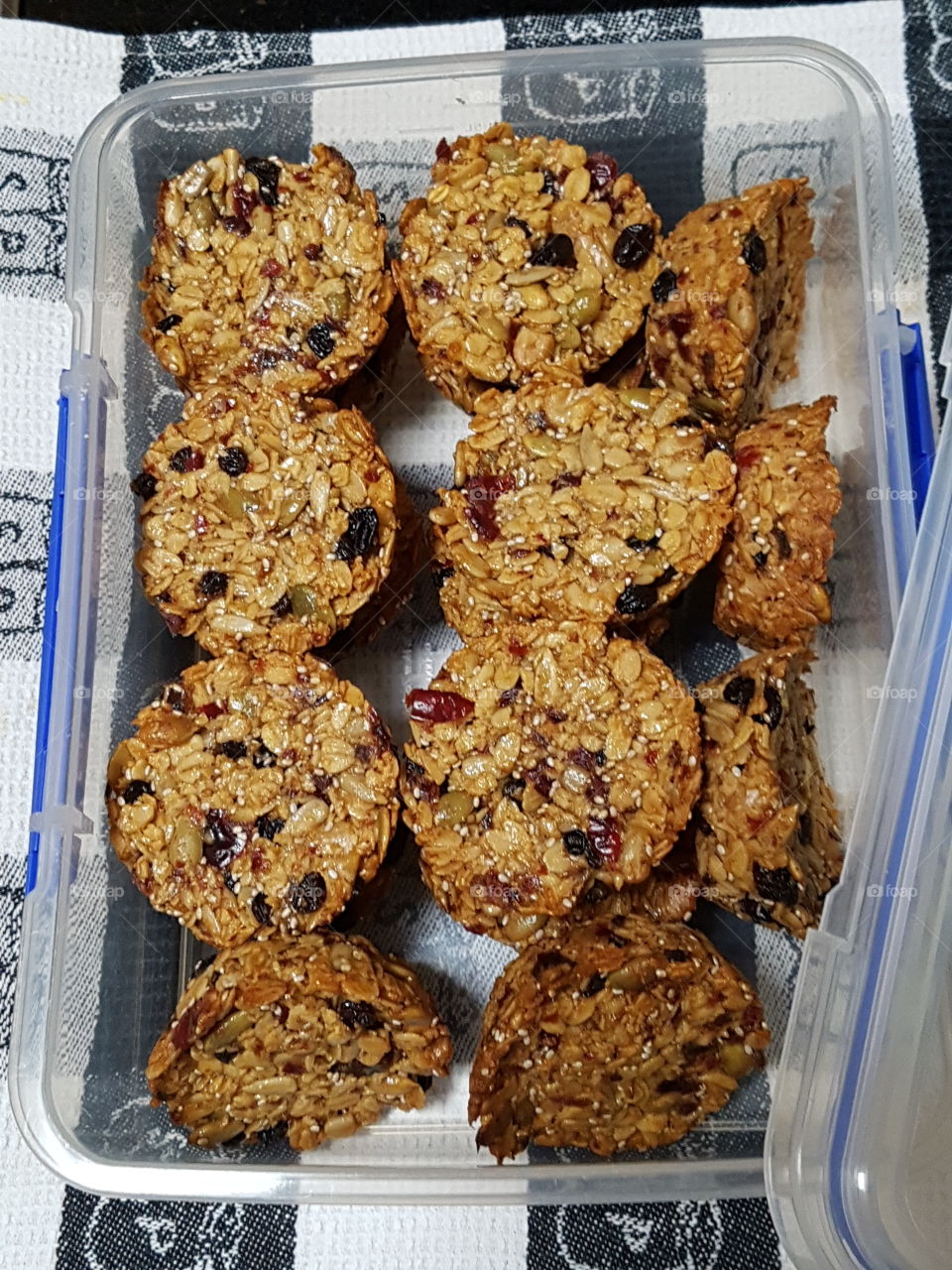 homemade muesli bites