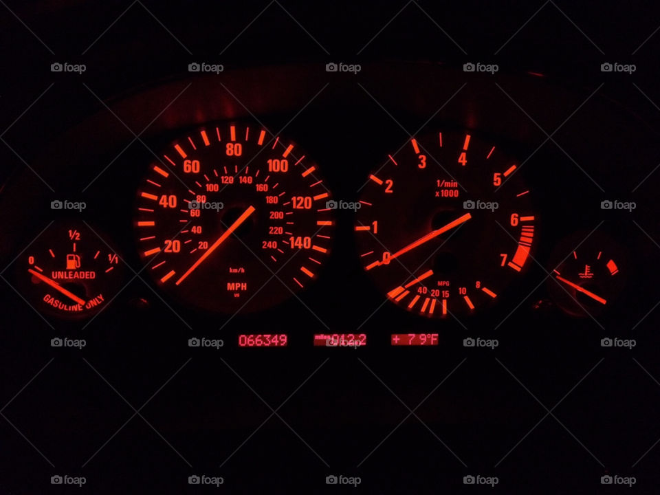 orange bmw gauges by vincentm