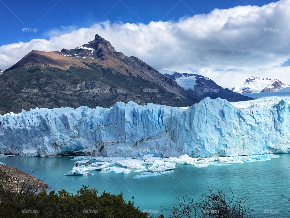 Perito Moreno Glaciar. Ice blue.