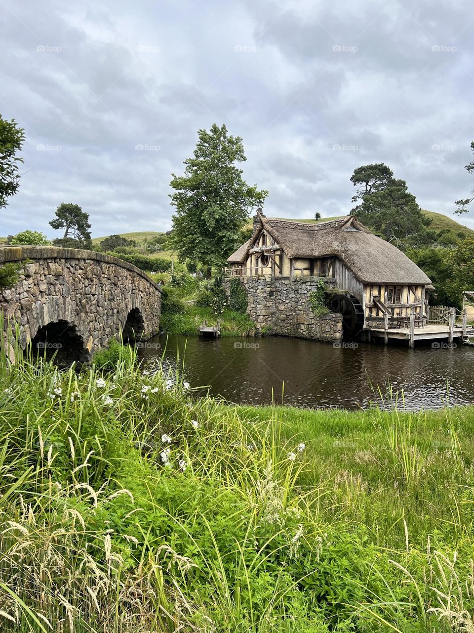 Hobbiton Stream and Pub 
