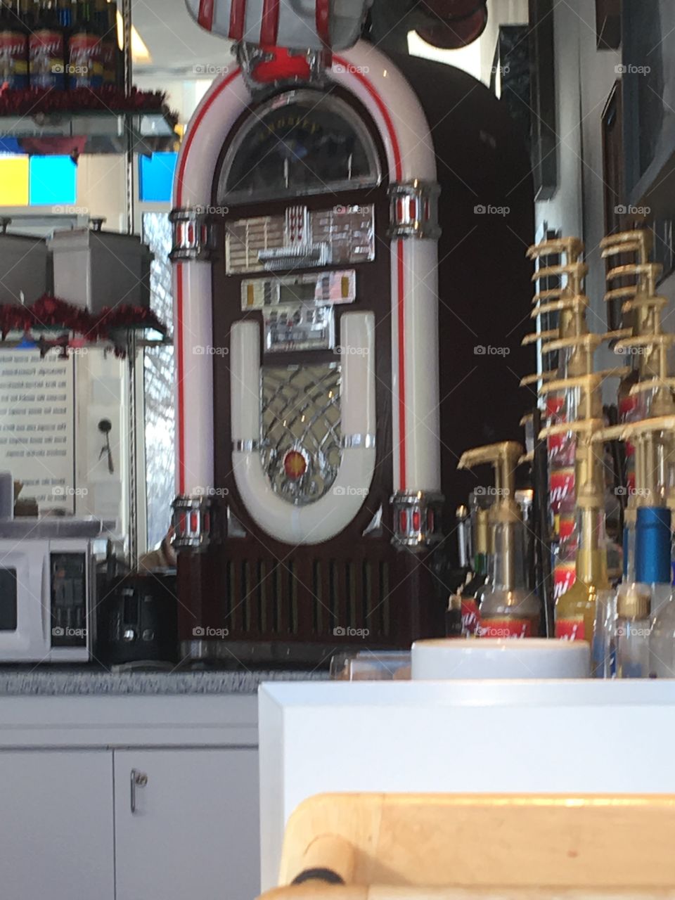 Old counter top jukebox a lot of 50’s songs came out of this. It’s in good condition.