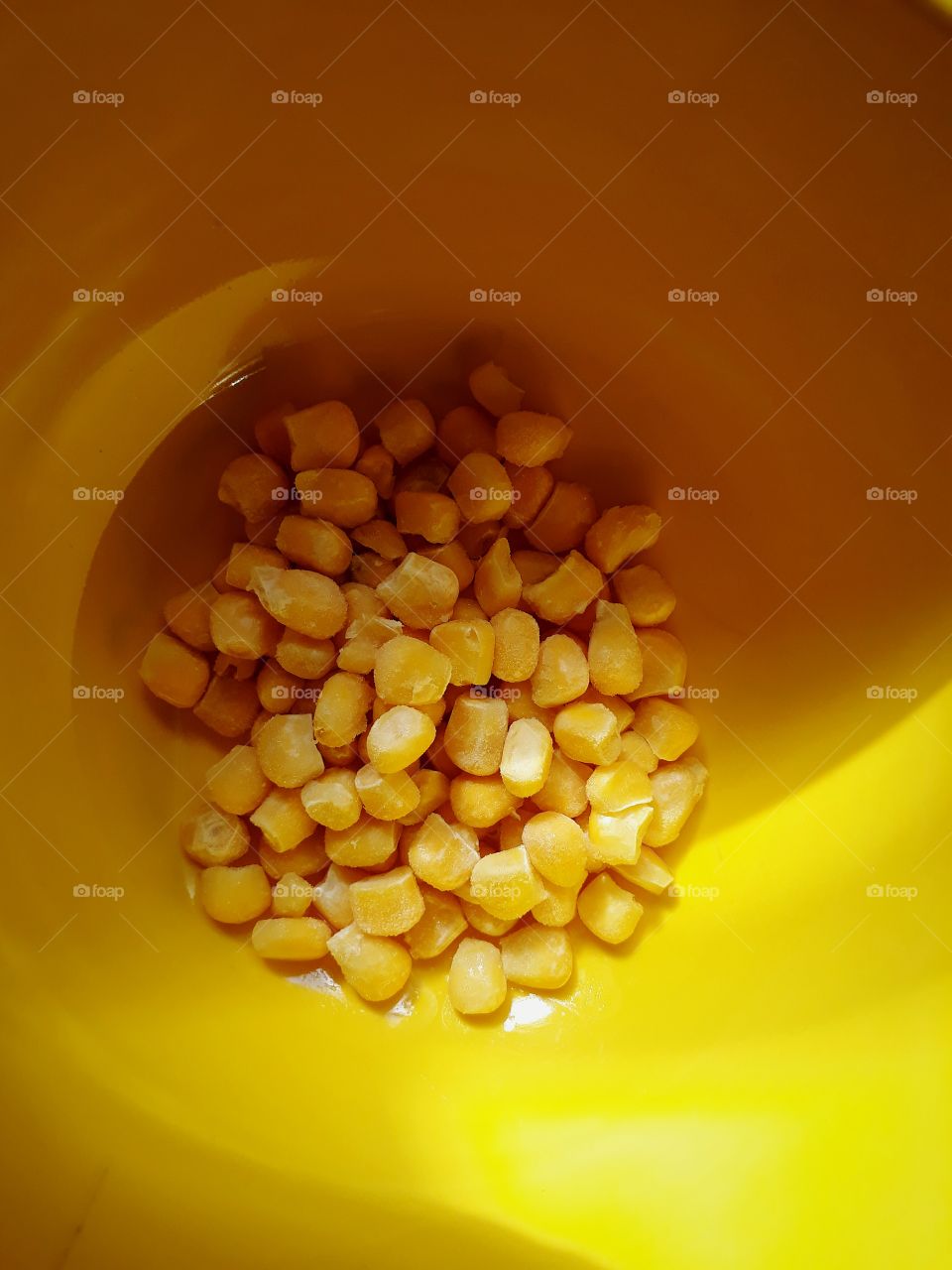 Frozen Sweetcorn in yellow bowl - Sc