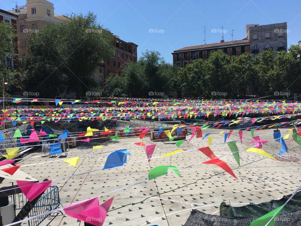 Rows of ribbons in square 