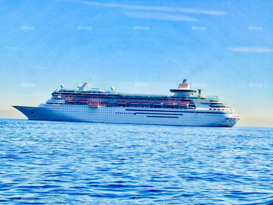 Cruise ship 🚢. 