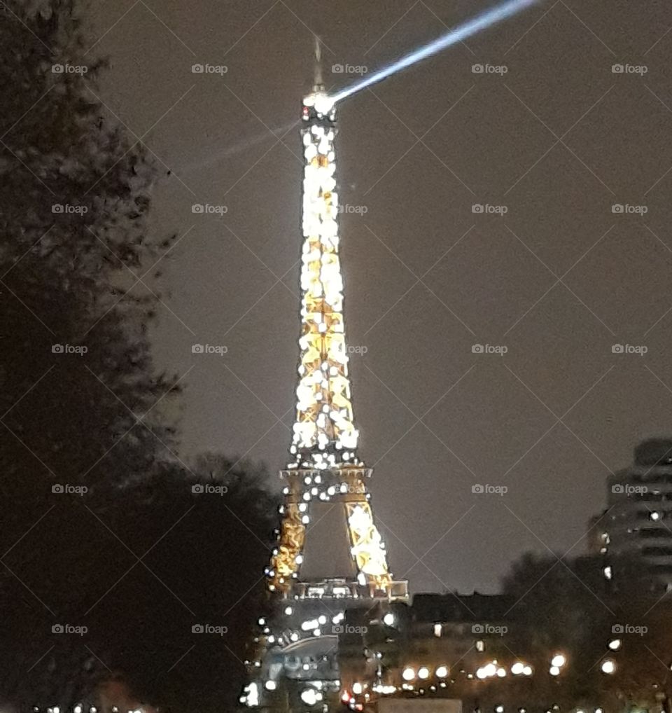 tour eiffel at night