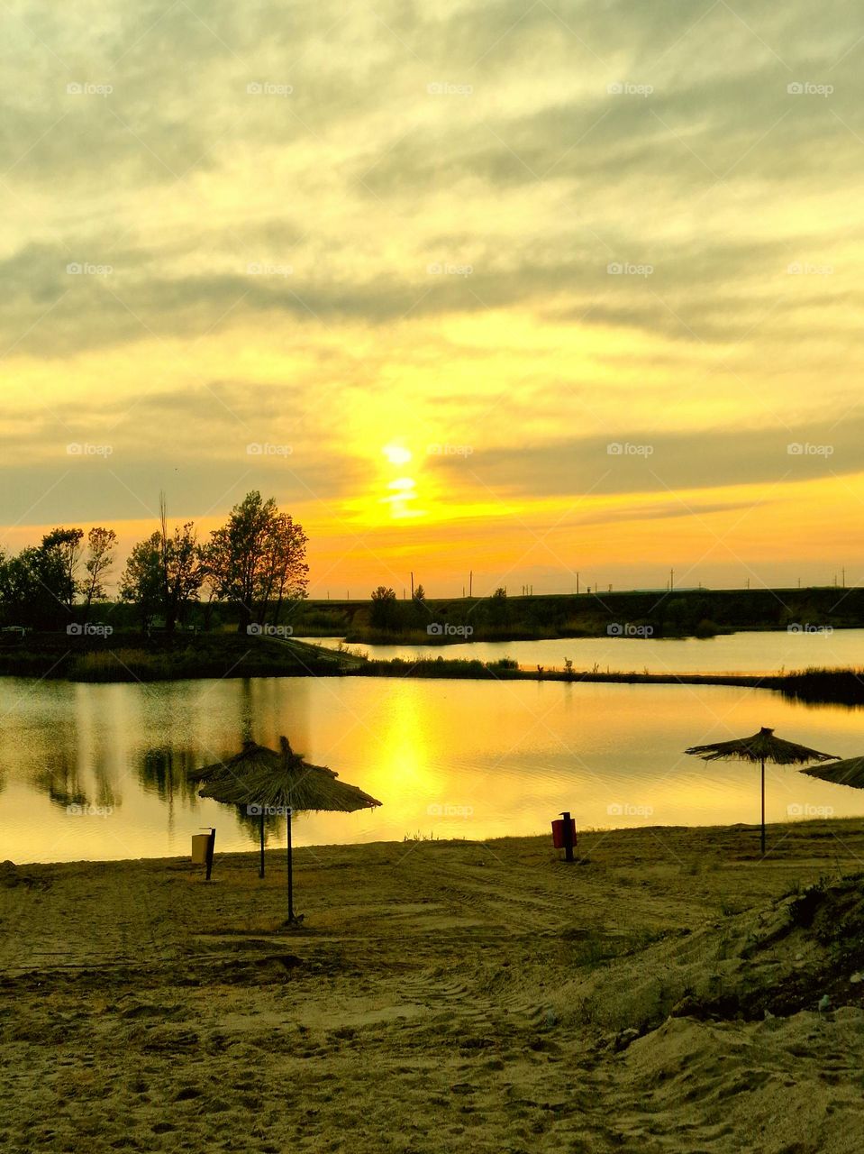 sunset at Ghioroc lake