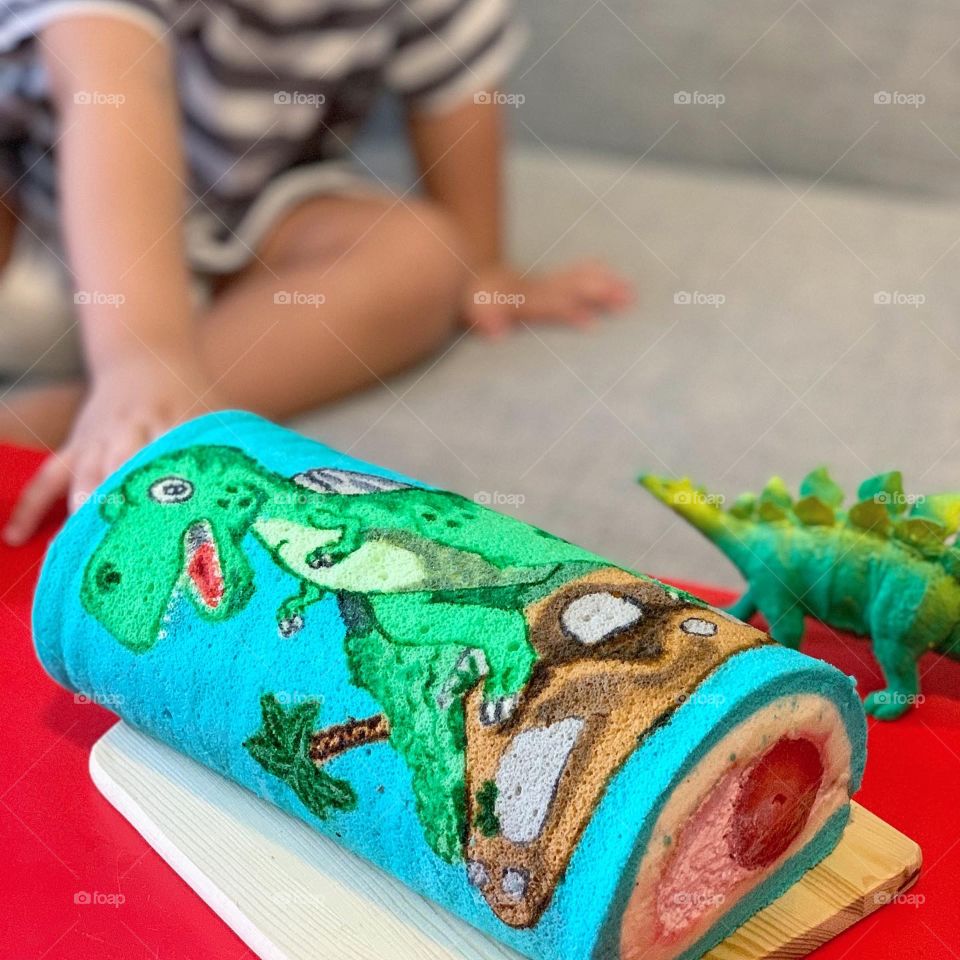 Tyrannosaurus rex dino cake strawberry flavored 