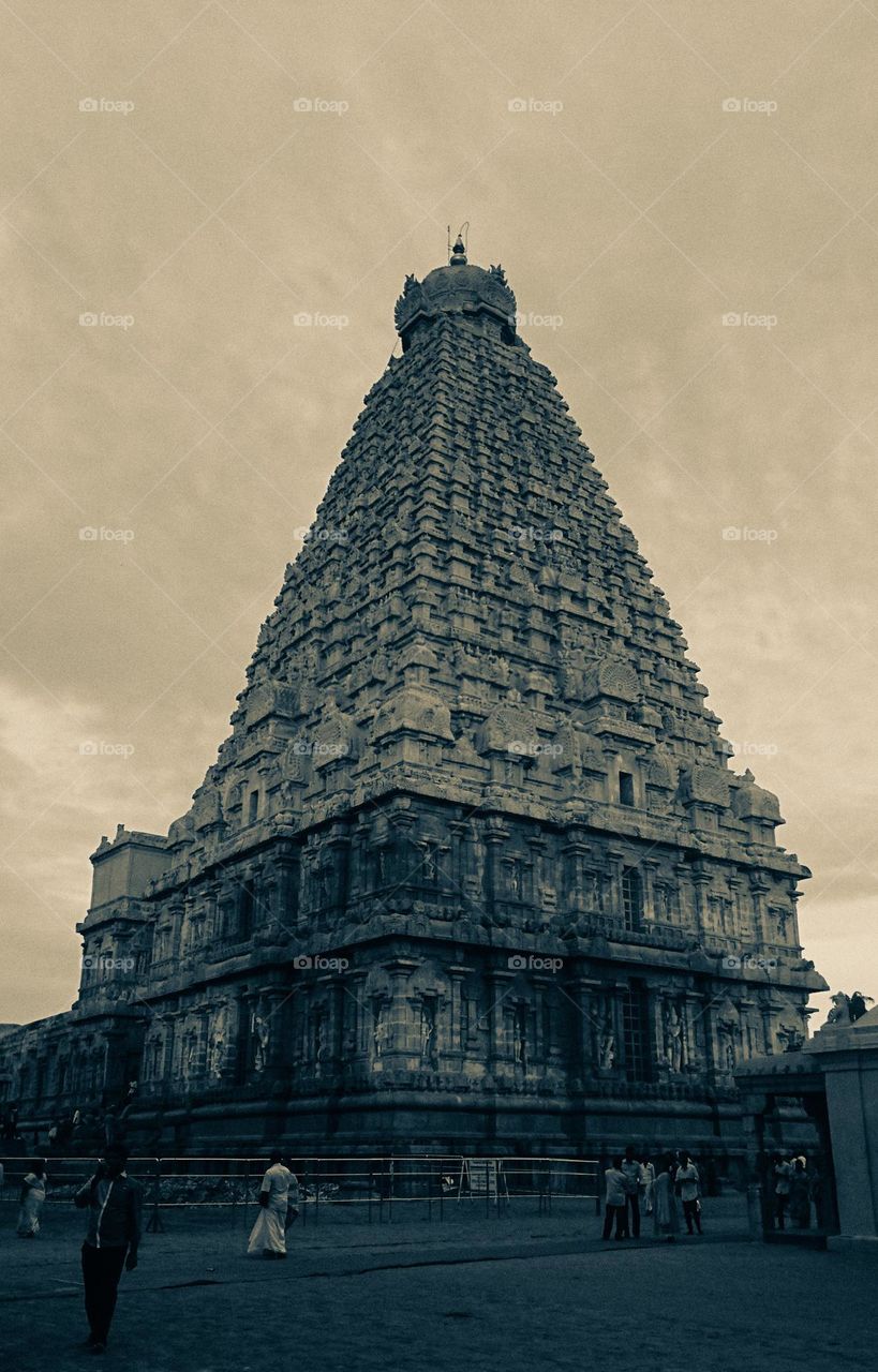 Architecture marvel - Thanjavur Brihadeeswar temple - ancient India 