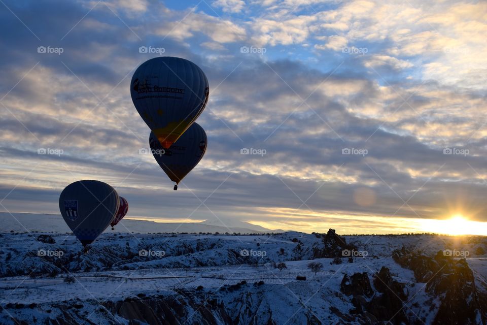 Hot Air Balloon flight at sun rise, cappadocia, Turkey