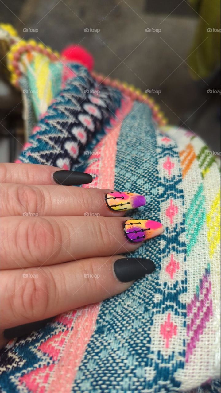 neon powder and black line nail art